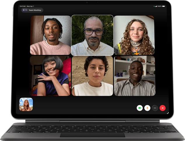 iPad Air, befestigt am Magic Keyboard, Schwarz, Gruppen FaceTime Anruf auf dem Display