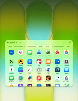 MacBook Neo Display mit Fenster mit einer Vielzahl von Apps