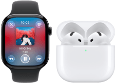 Apple Watch Series 11, Titangehäuse Schiefer, Armband: Sportarmband Schwarz, Apple Music App geöffnet, gekoppelt mit AirPods 4