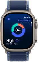 Apple Watch Ultra 3, Titangehäuse Natur, Display mit Schlafindex, Aufteilung als Kreisdiagramm, Indexwert in der Mitte, Armband, Trail Loop Blau